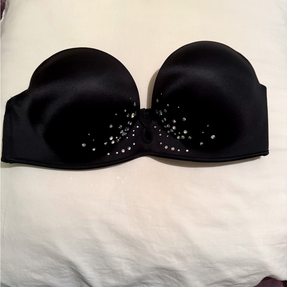 Black Strapless Victoria’s Secret Bra 36B